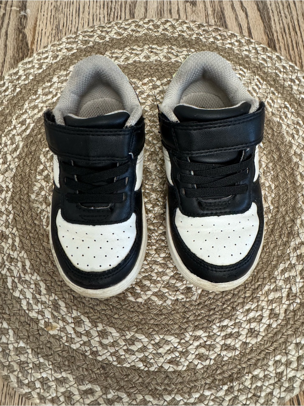 Cat & Jack Toddler Sneakers Size 8 Black White Hook Loop Shoes
